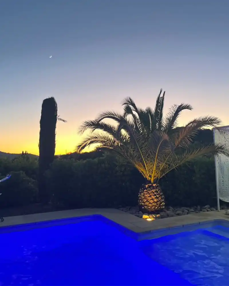 Piscine au crépuscule